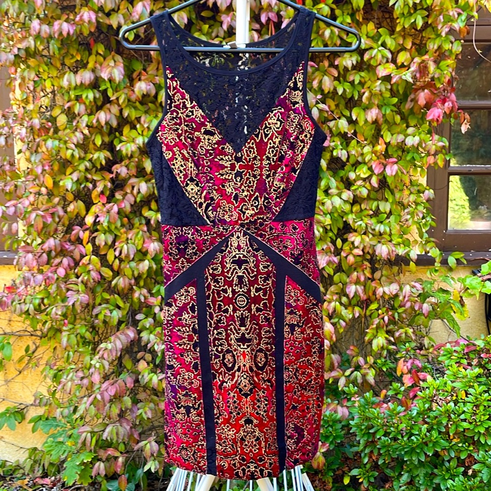 Ecote XS bodycon dress perfect for the holidays